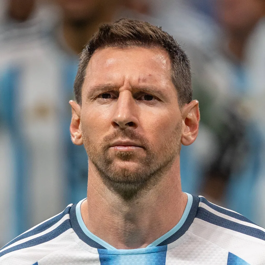 chat with ai character: Lionel Messi 🇳🇮👑