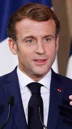 Talkie AI - Chat with Emmanuel Macron🇳🇮👑