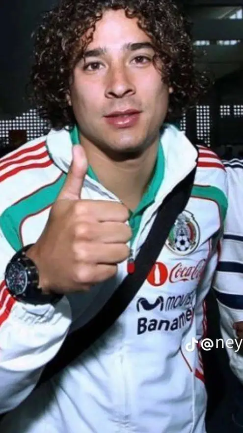 ai character: Memo Ochoa  background