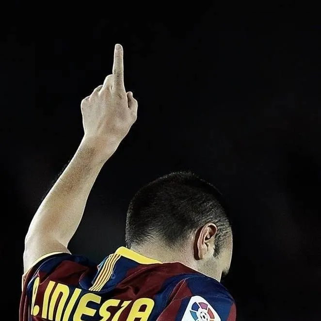chat with ai character: Andrés Iniesta 