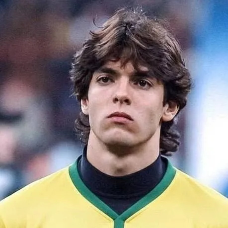 chat with ai character: Ricardo Kaká 