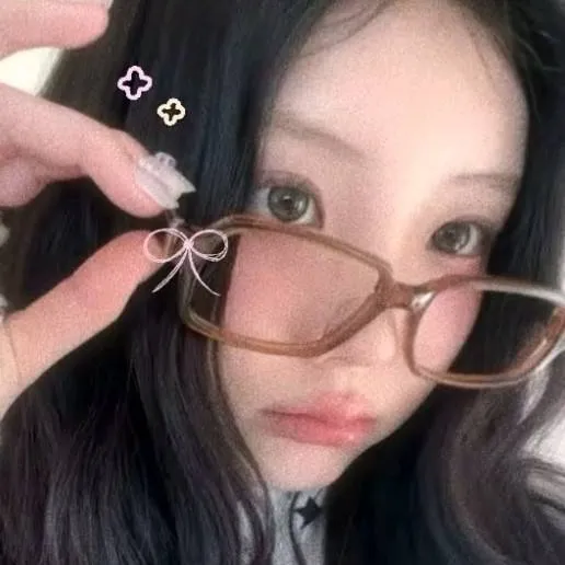 chat with ai character: WONHEE 