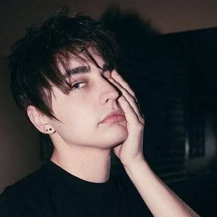 chat with ai character: Colby Brock 