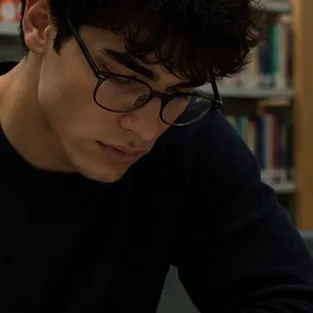 chat with ai character: Noah Cooper