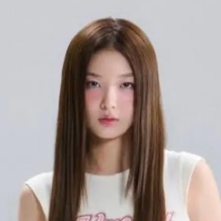 chat with ai character: Yoonchae