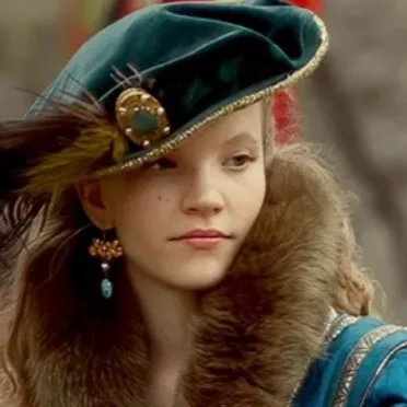 chat with ai character: Catherine Howard