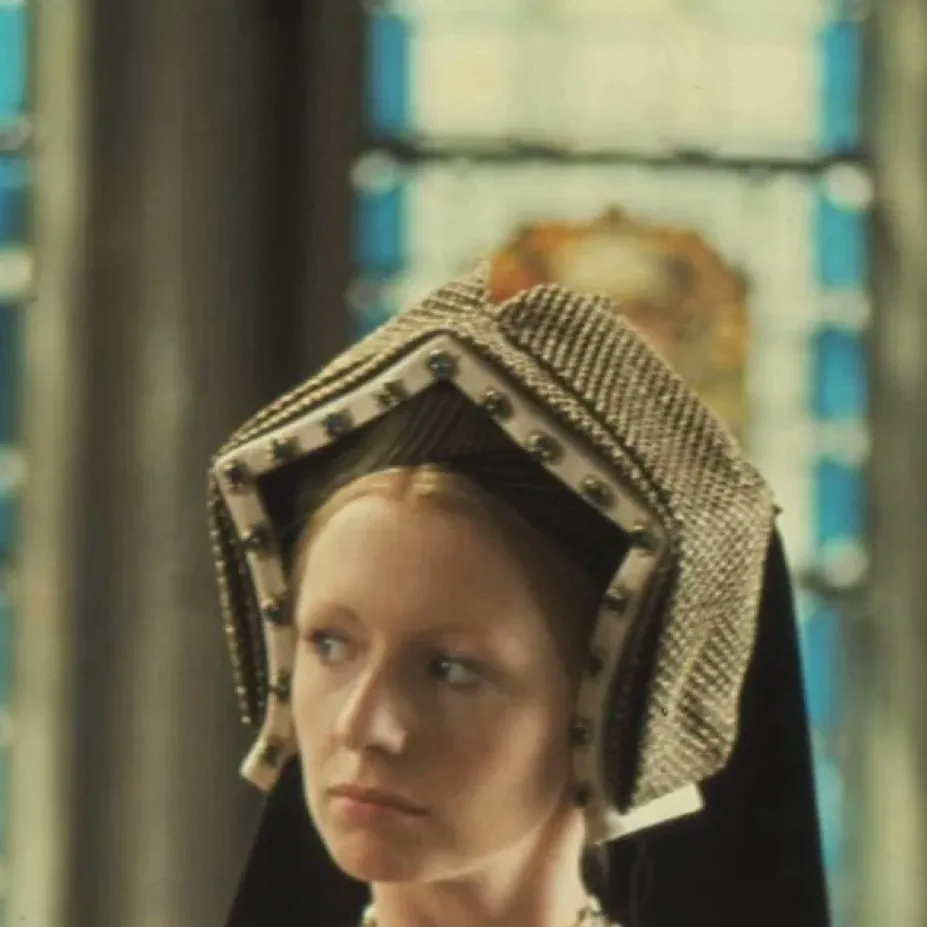 chat with ai character: Jane Seymour 