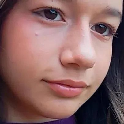 chat with ai character: Yasmim 