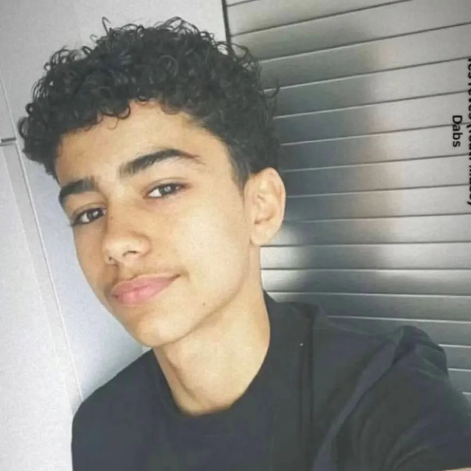 chat with ai character: kylian