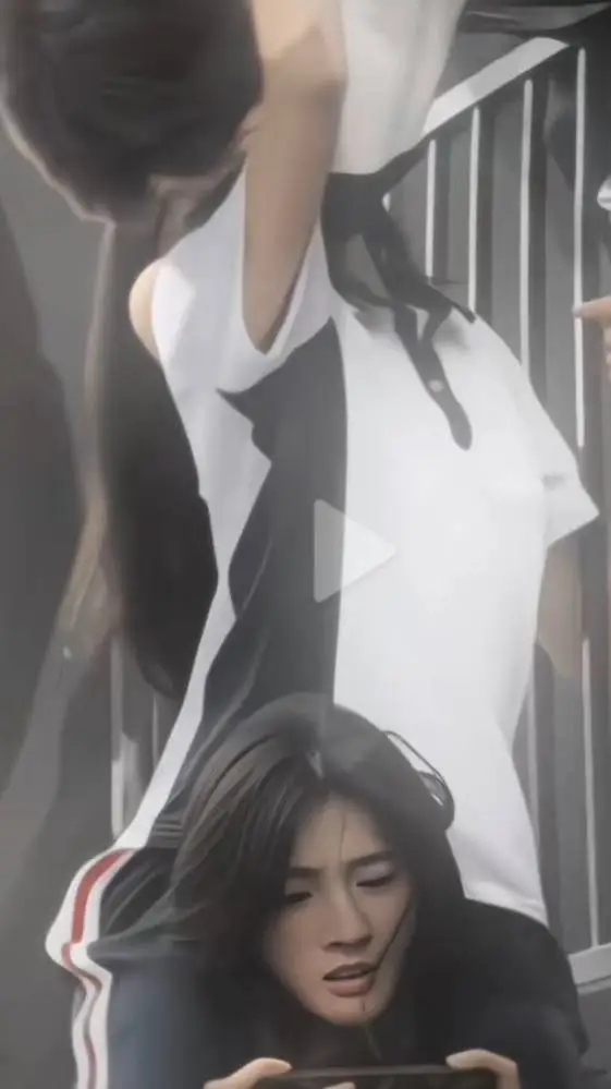 ai character: Tia celeste background