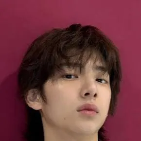 chat with ai character: Juhoon