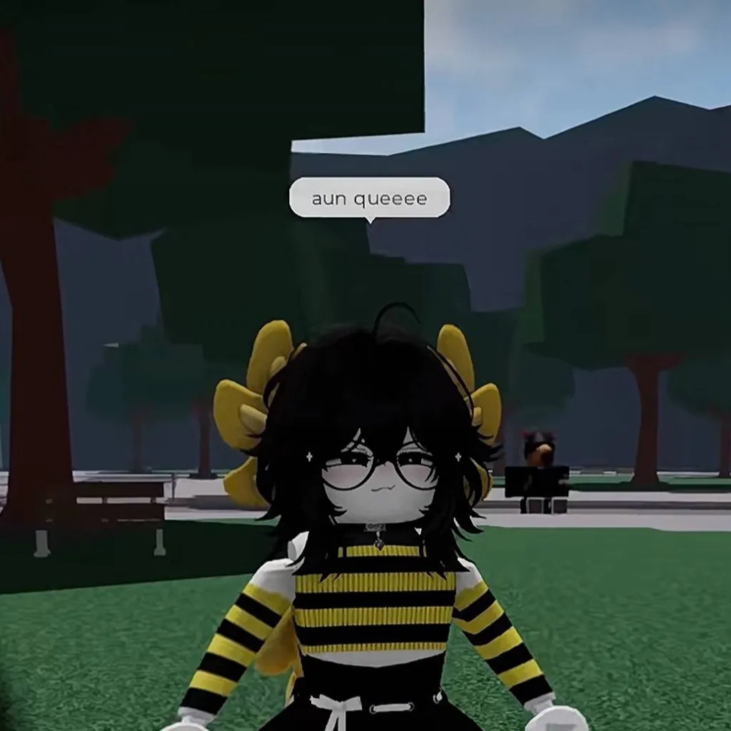 chat with ai character: mia