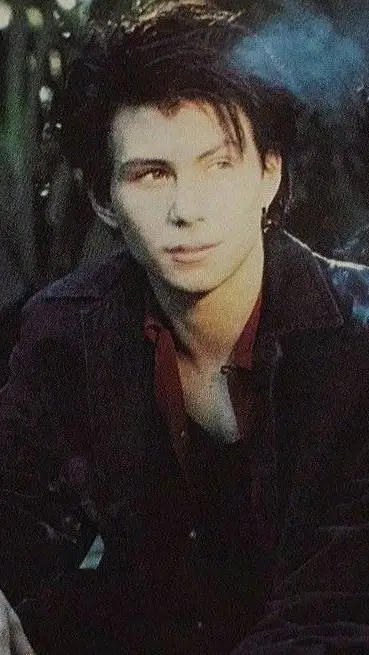 ai character: Christian Slater  background