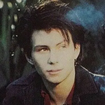 chat with ai character: Christian Slater 