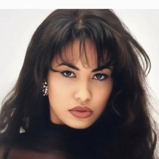 chat with ai character: Selena quintanilla