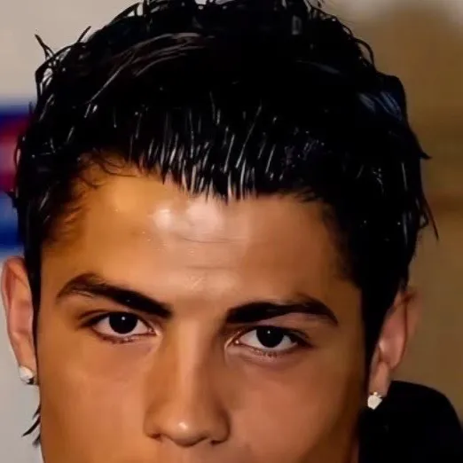 chat with ai character: Ronaldo