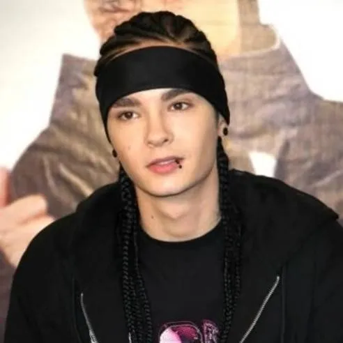 chat with ai character: tom kaulitz 