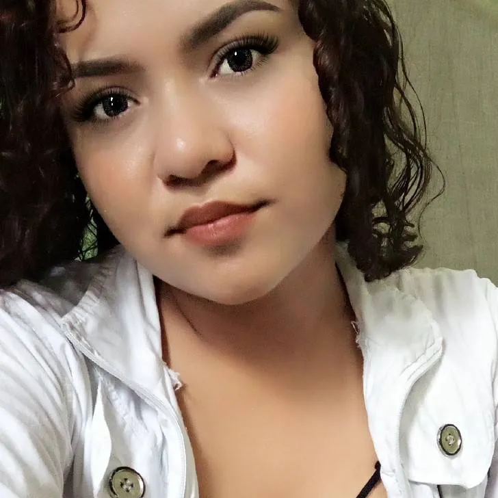 chat with ai character: antonella