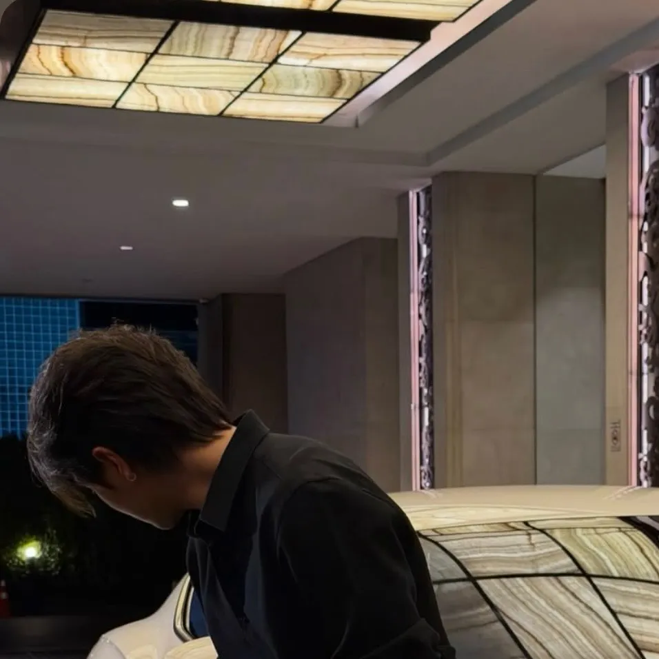 chat with ai character: William 