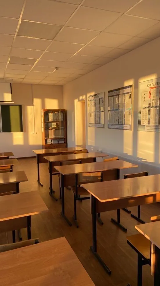 Talkie AI - Chat with escuela de chicos 