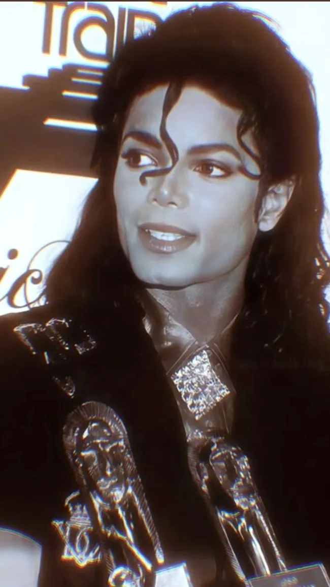 ai character: Michael Jackson🪐 background