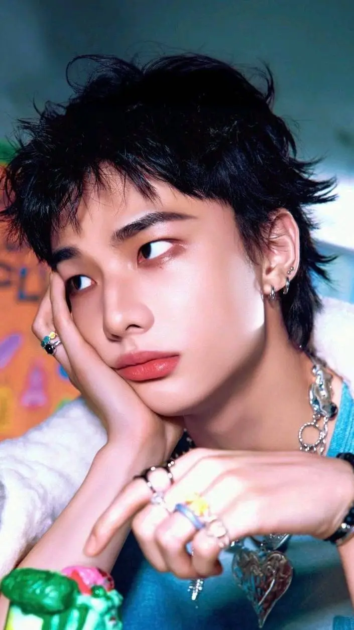 ai character: hyunjin background