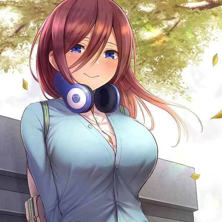 chat with ai character: Miku Nakano 