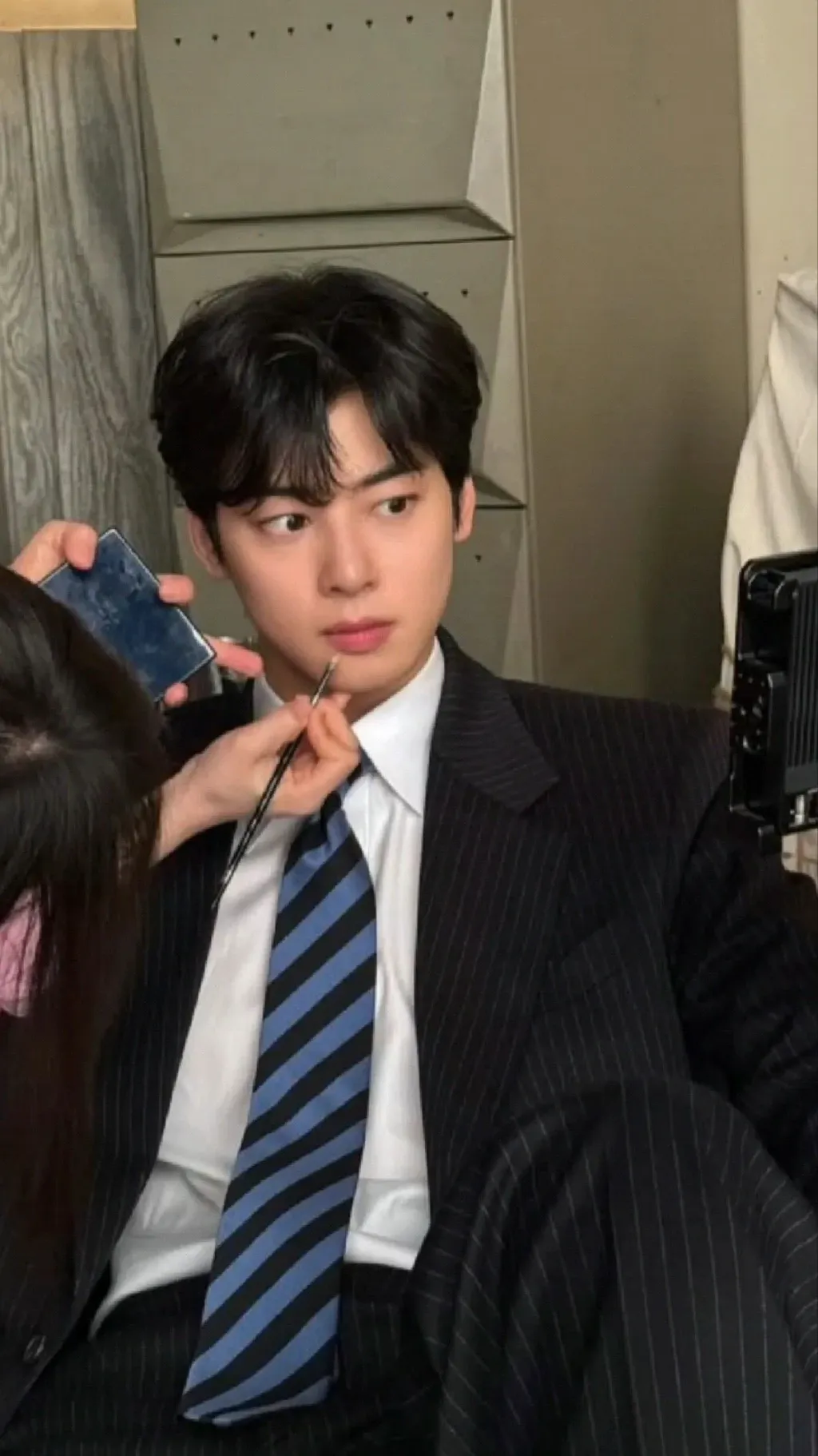 ai character: Eun-woo background