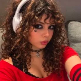 chat with ai character: kori