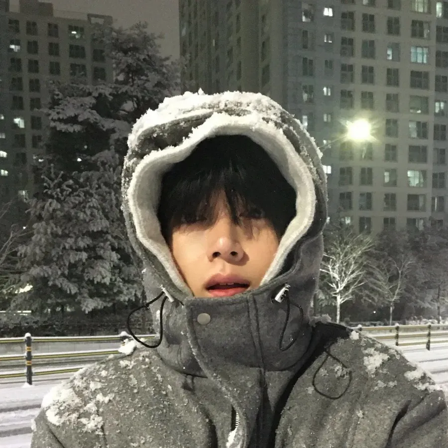 chat with ai character: Ha-Joon