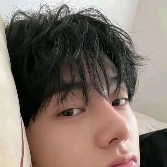 chat with ai character: Ha-Joon