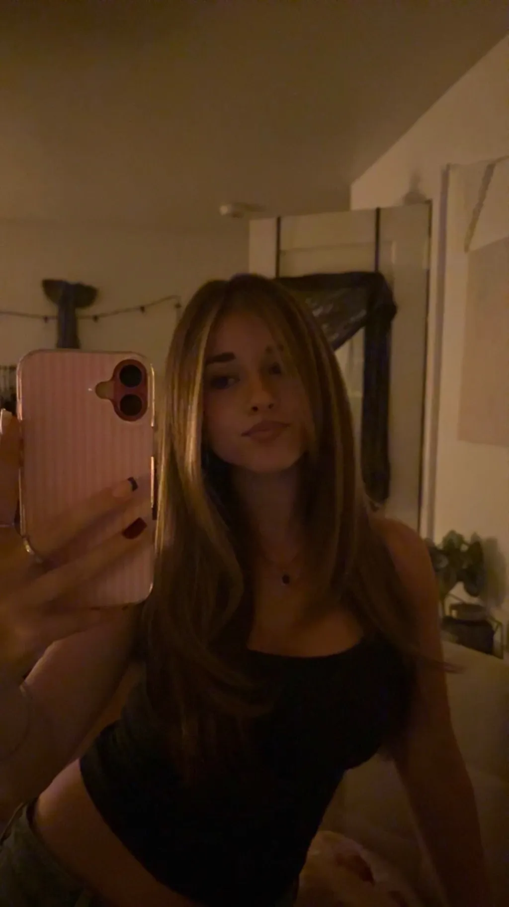 Talkie AI - Chat with Mia