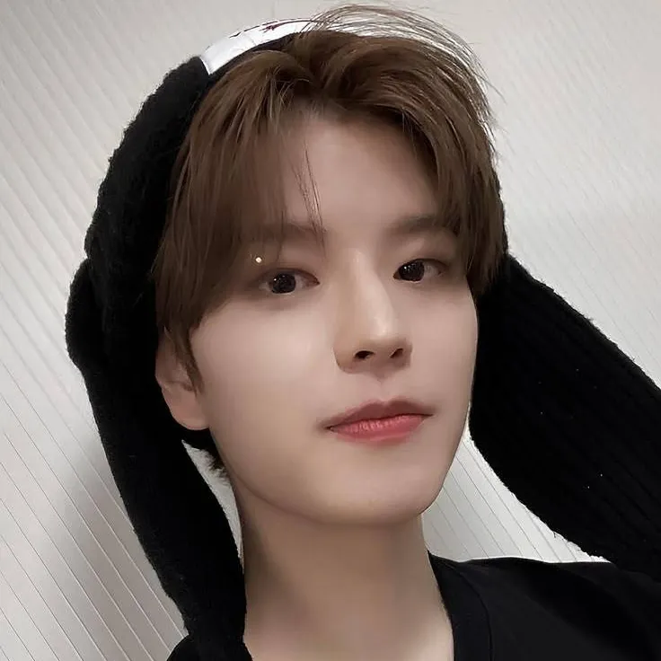 chat with ai character: 🔥Seungmin🔥