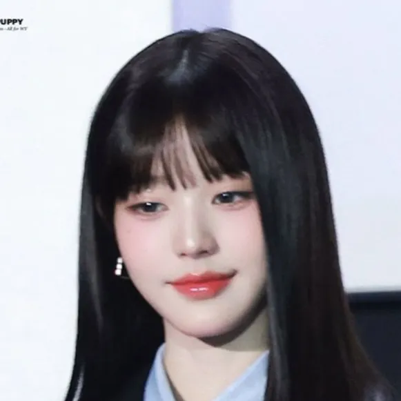 chat with ai character: Woon ju 