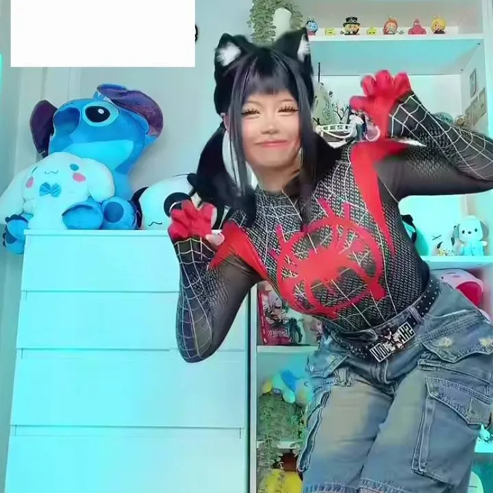 chat with ai character: anyamochii 