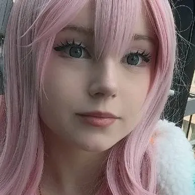 chat with ai character: upminaa 