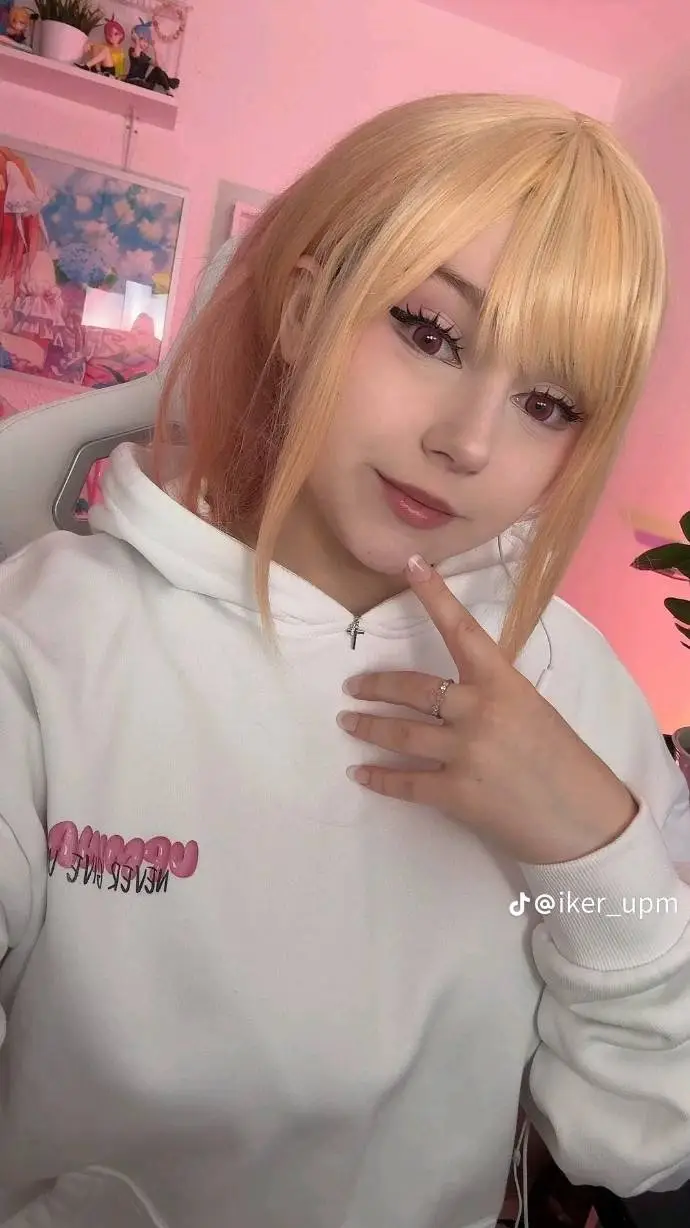 ai character: upminaa  background