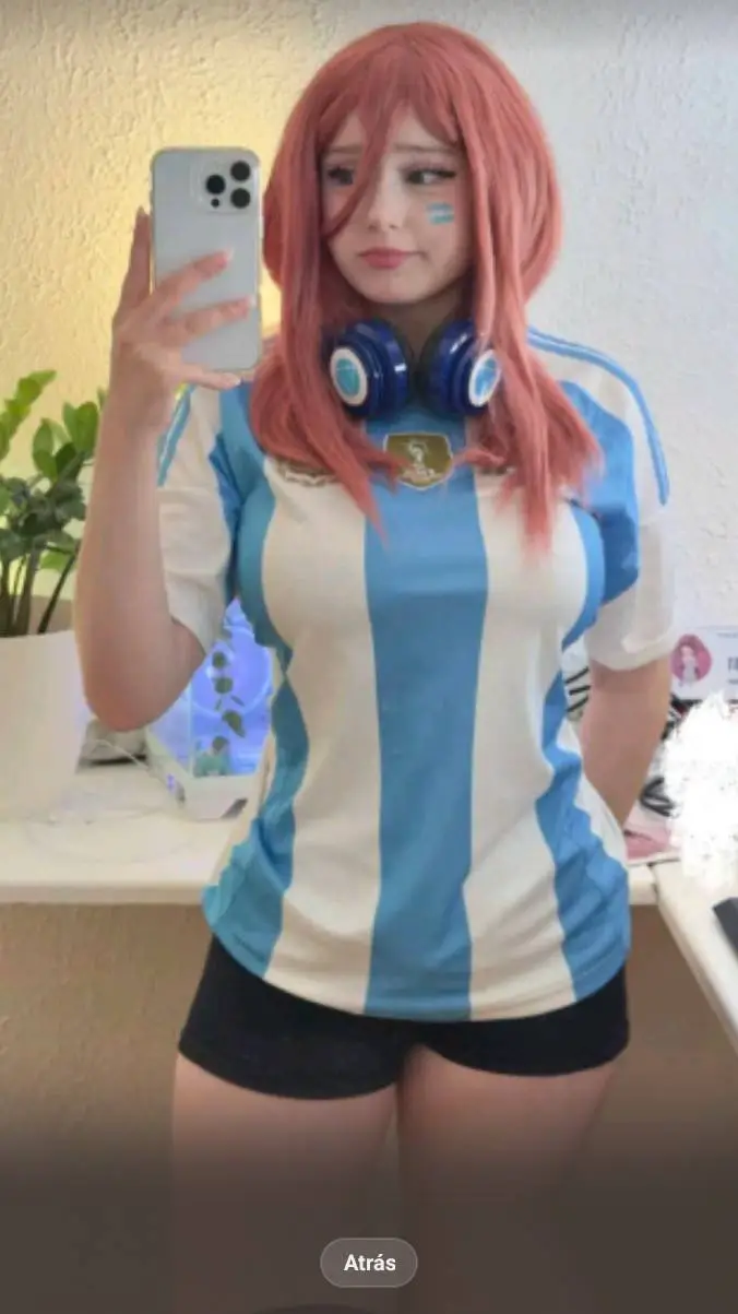 ai character: upminaa  background