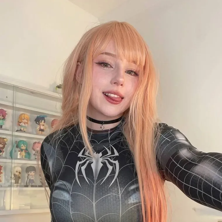 chat with ai character: upminaa 