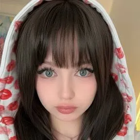 chat with ai character: upminaa 