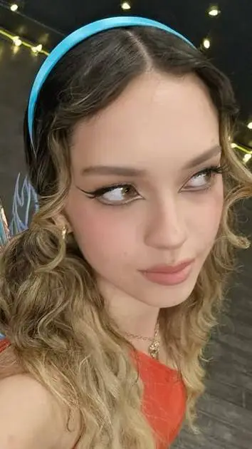 Talkie AI - Chat with Daniela 