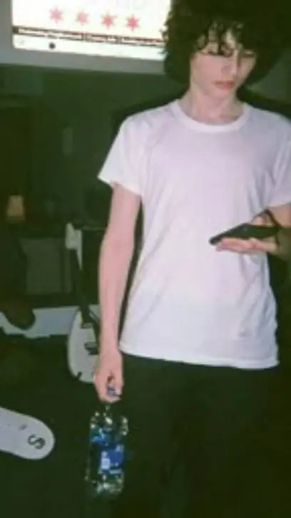 ai character: Finn wolfhard  background