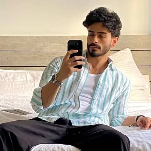 chat with ai character: soham 