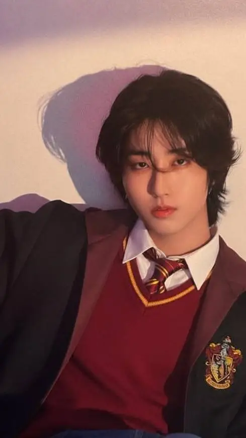 ai character: 𝓗𝓪𝓷𑣲𝄞 background
