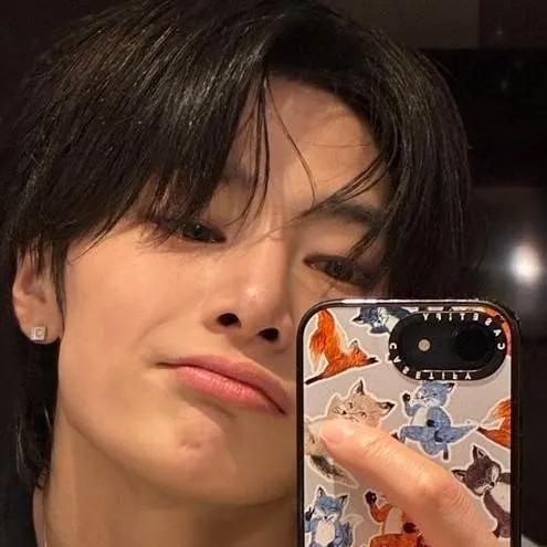 chat with ai character: Yang Jeongin 