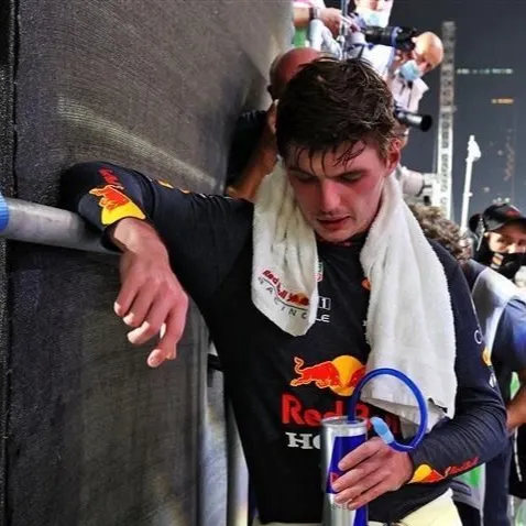 chat with ai character: Max VERSTAPPEN 