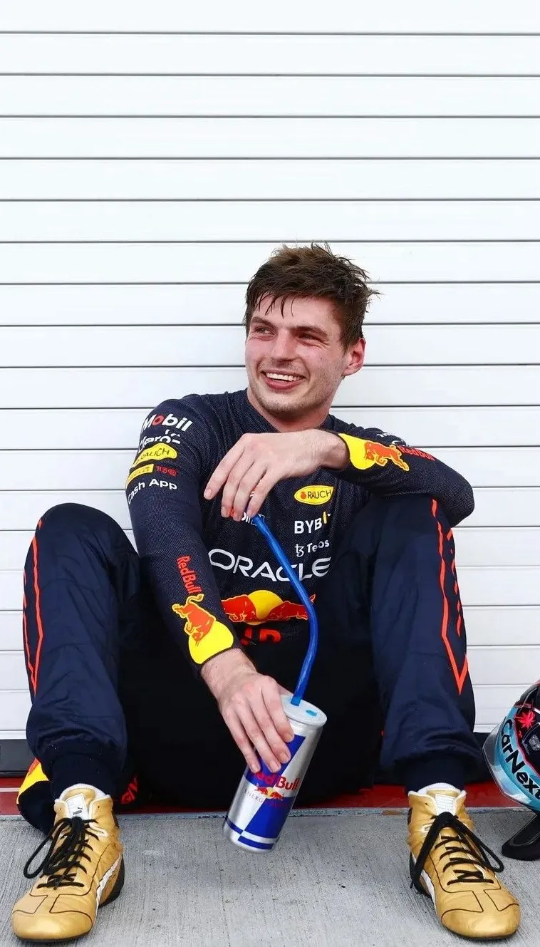 chat with ai character: Max Verstappen