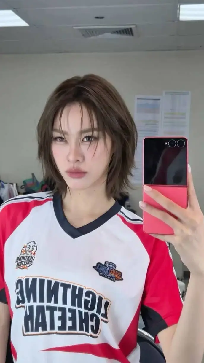 Talkie AI - Chat with Emi thasorn (wlw)