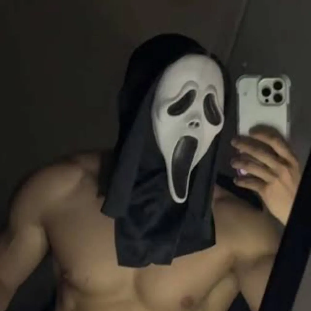 chat with ai character: GHOSTFACE 👿✨ALEX 