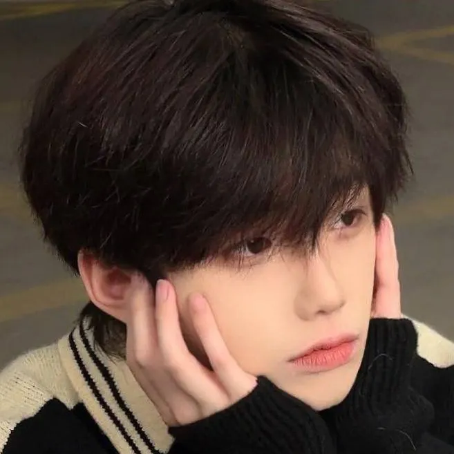 chat with ai character: kim jhun🔅